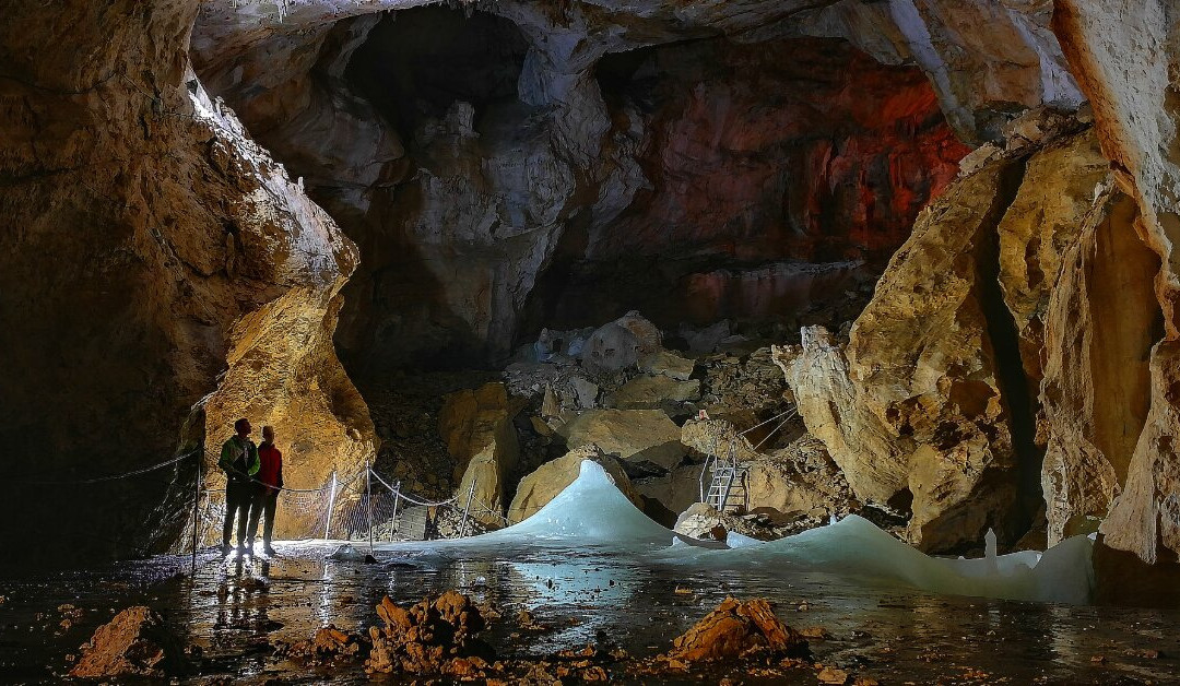 Snow Cave Raduha-Raduha必去景点
