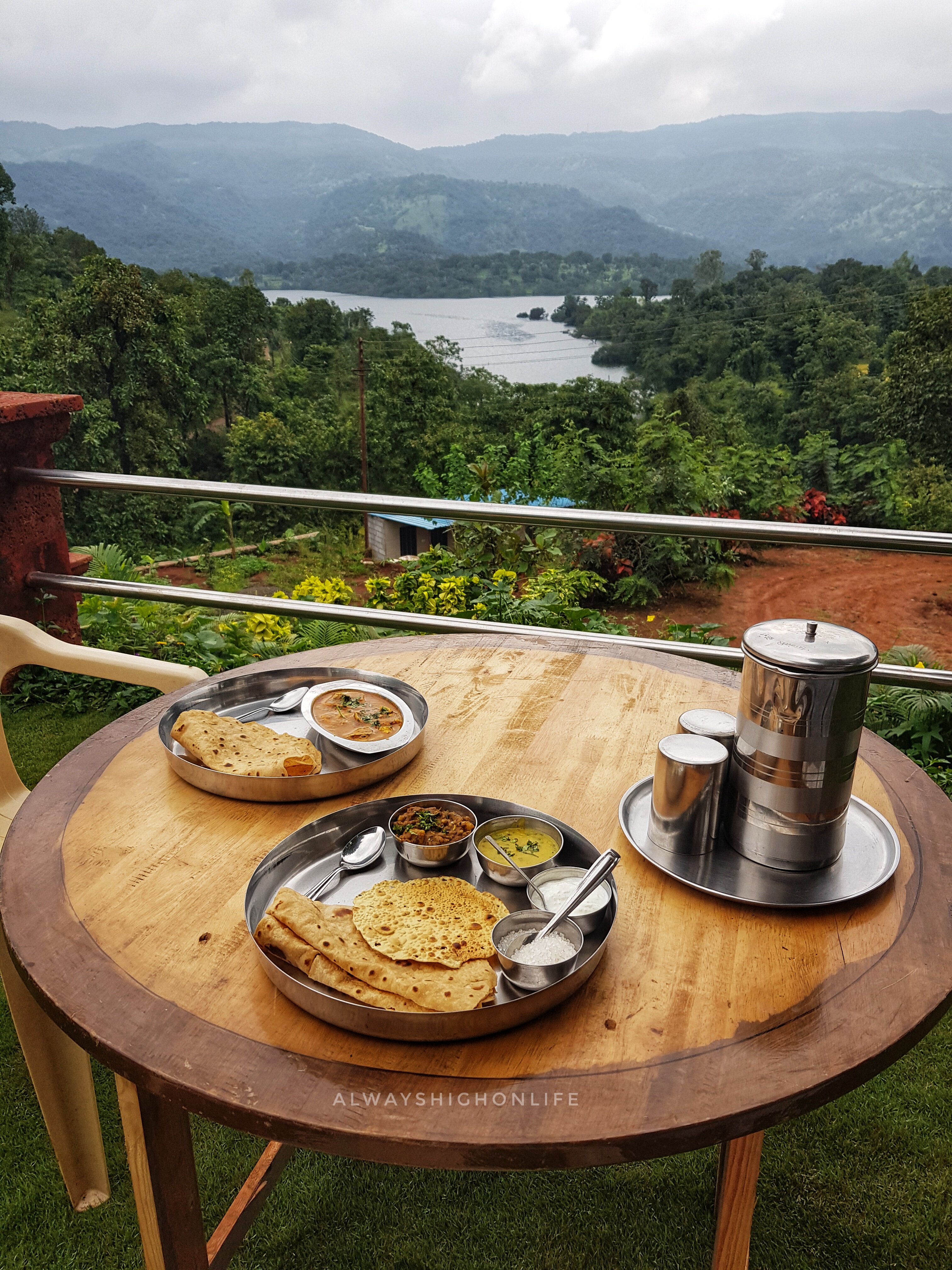Hotel Shivneri Agro Tourism, Tapola-餐饮