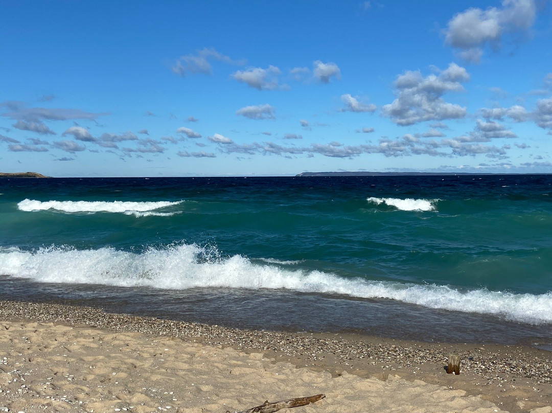 Empire Lakeshore Inn主图