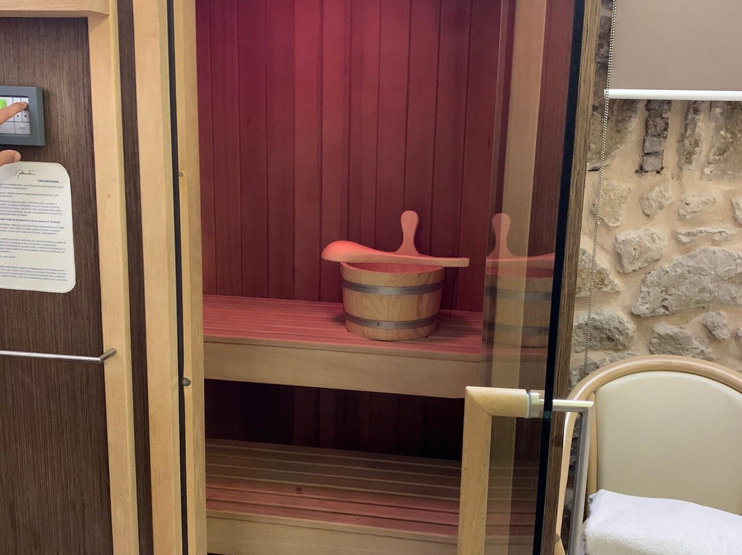Plana Hotel主图