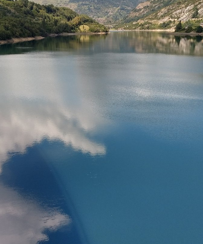 Embalse de Lanuza-韦斯卡省必去景点