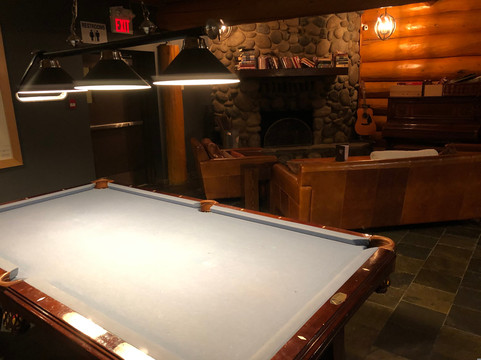 泰雅克斯旅馆及直升机滑雪主图