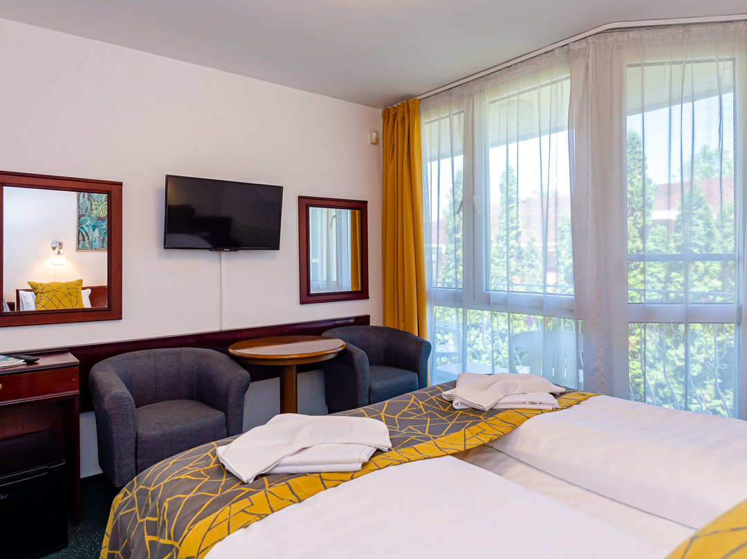 My Lake Hotel主图