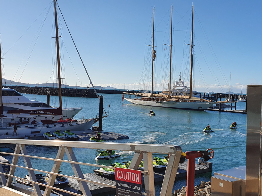 Coral Sea Marina-艾尔利滩必去景点