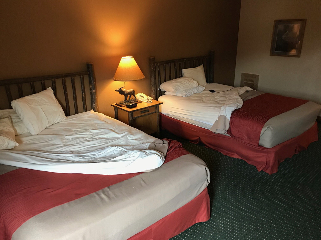 The Lodge at Crooked Lake主图