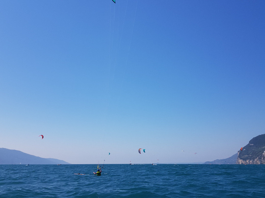 AVID Kiteboarding景点图片