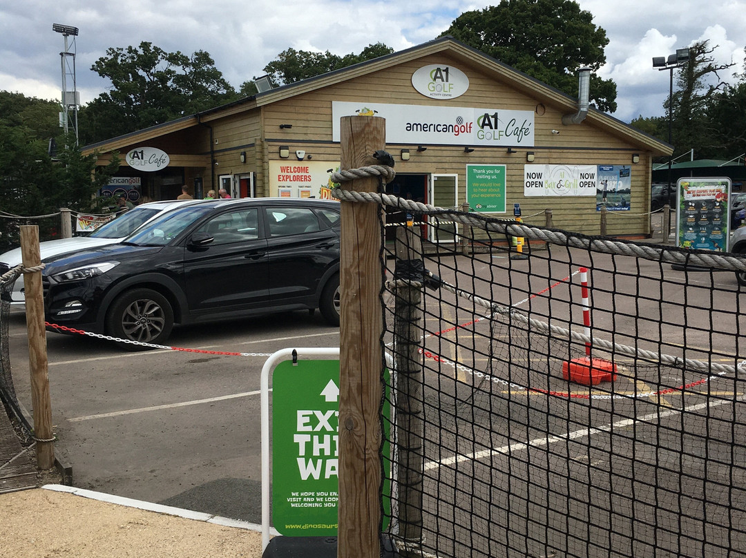 Dinosaur Safari Adventure Golf-巴尼特必去景点