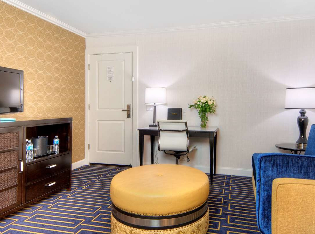 Best Western Plus Palm Court Hotel主图