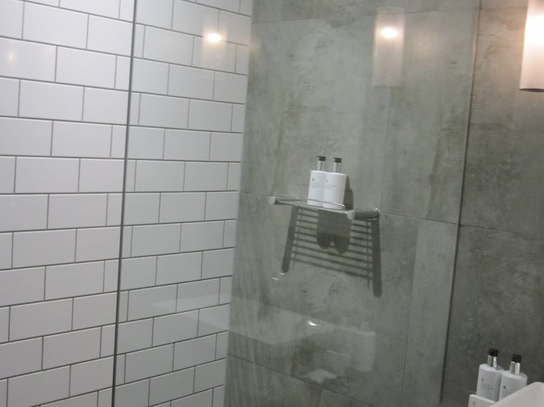 Century City Hotel Urban Square主图