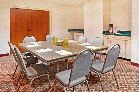 Mountain Inn & Suites主图