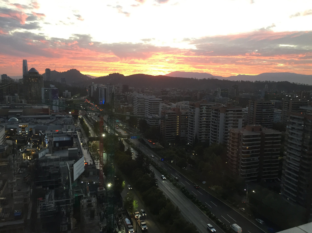 Courtyard by Marriott Santiago Las Condes主图