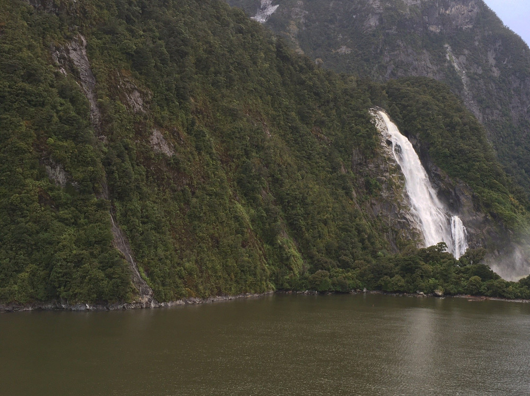 Bowen Falls景点图片