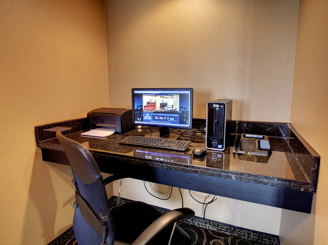 Cobblestone Hotel & Suites - Newton主图