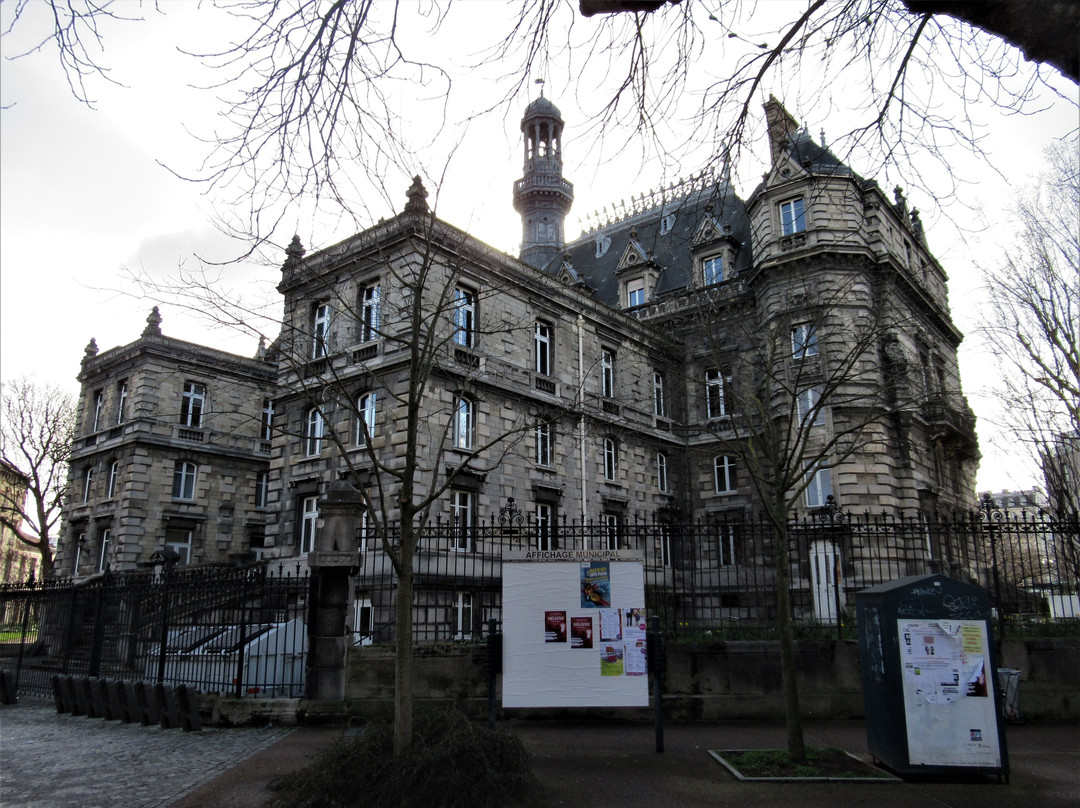 Hôtel de Ville à Pantin-庞坦必去景点