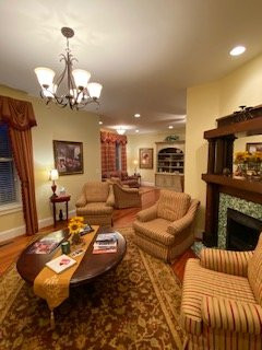 The Grand Lux Inn主图