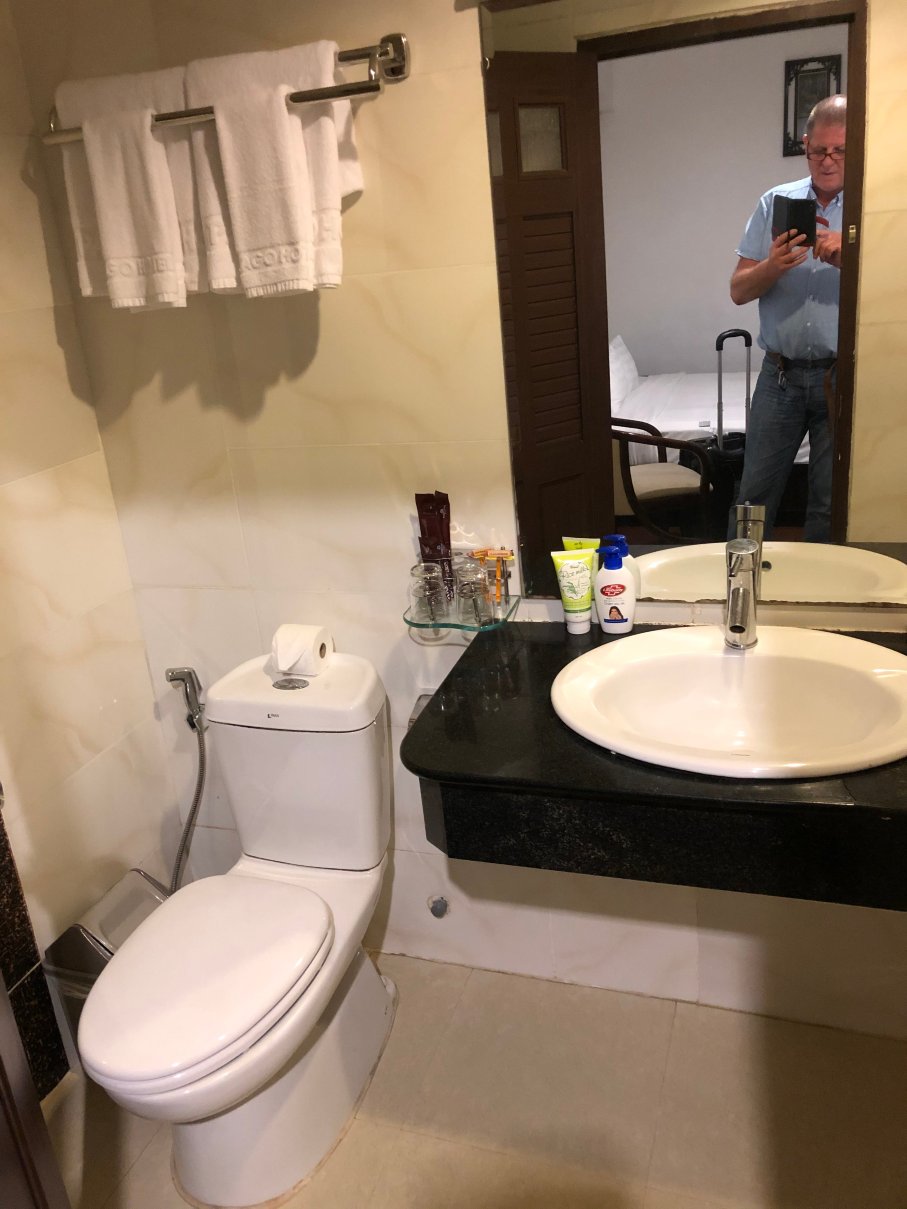 麦家辉酒店-浴室