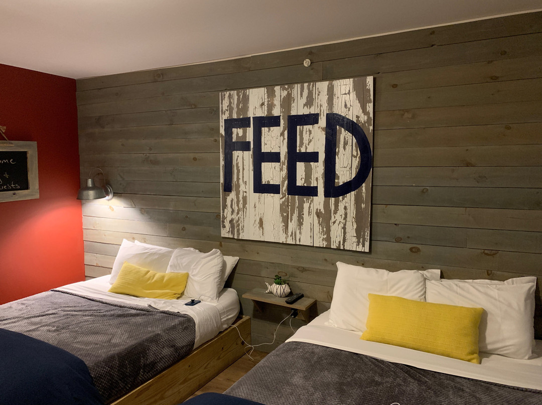 The Warren Lodge主图