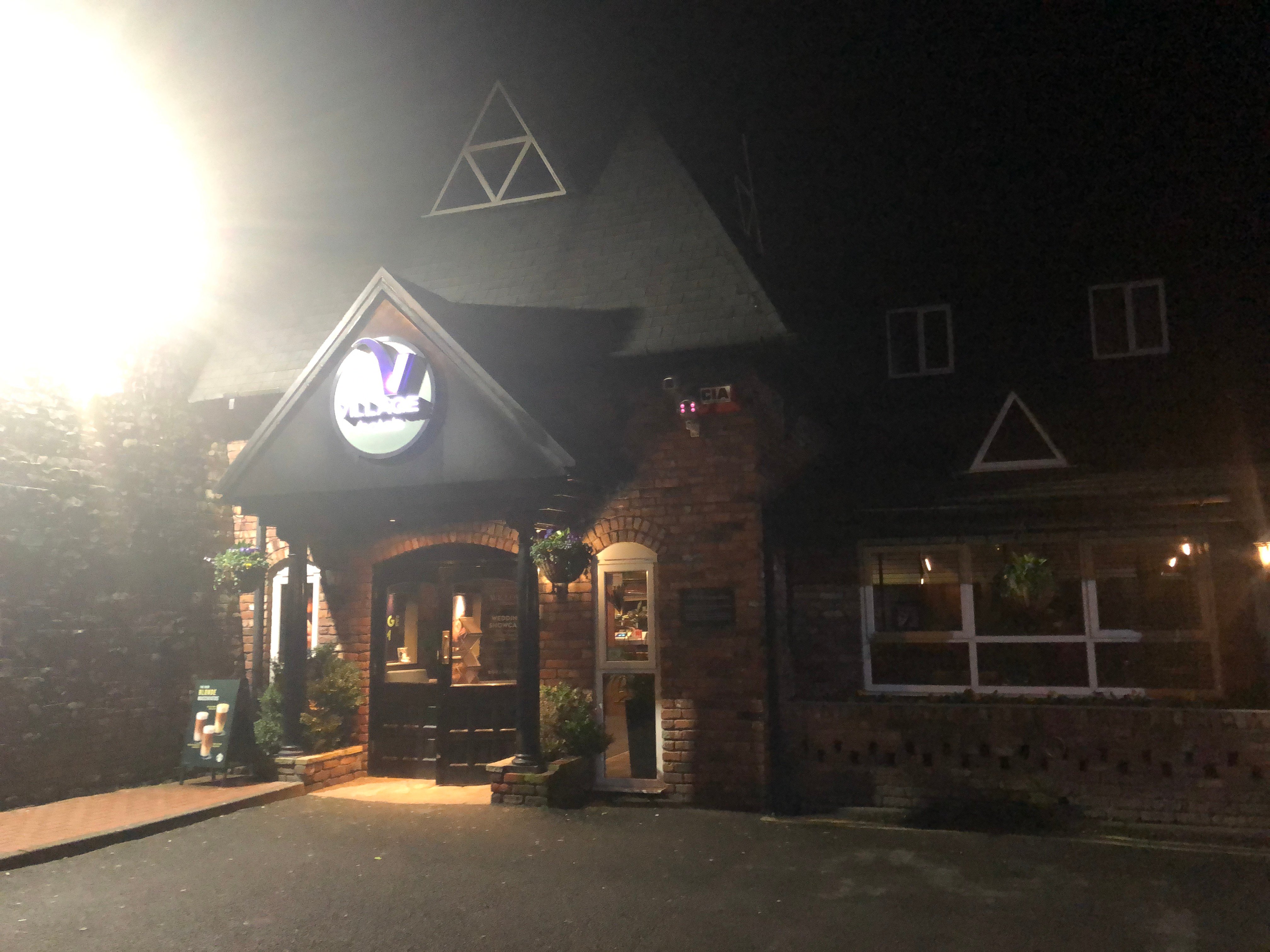 Village Hotel Manchester Hyde-浴室
