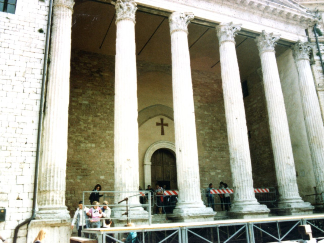 Tempio di MinervaChurch of Santa Maria Sopra Minerva in Assisi-阿西西必去景点