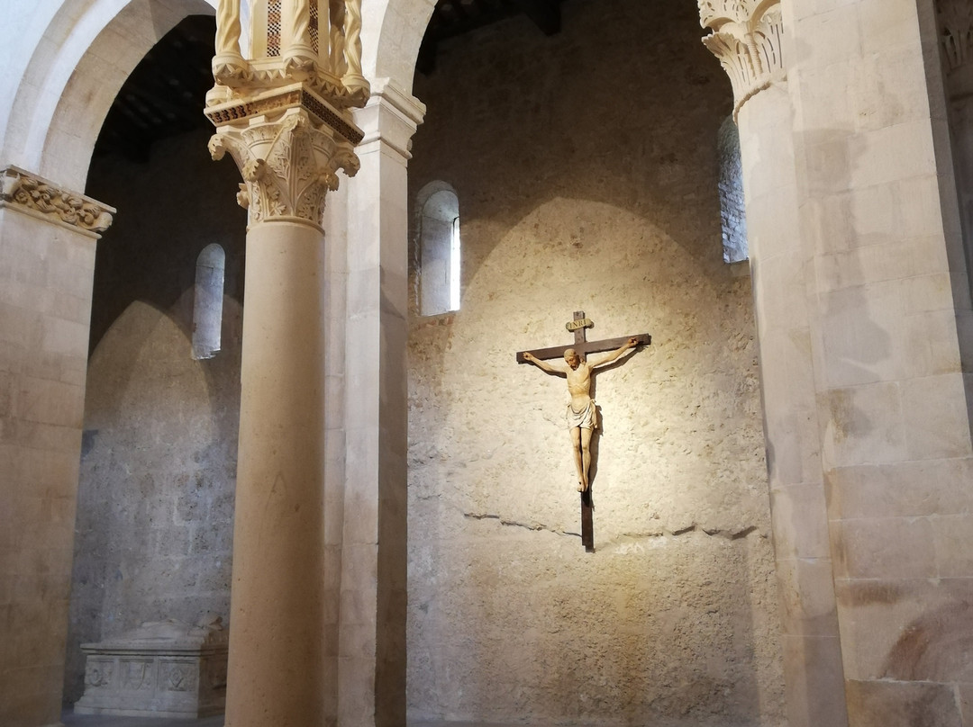 Abbey of San Clemente in Casauria景点图片