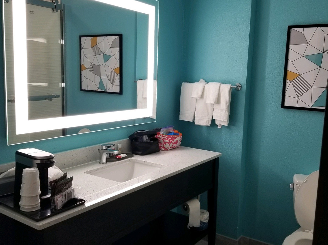 La Quinta Inn & Suites by Wyndham Montgomery主图