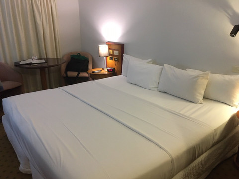 斗牛士汽车酒店主图