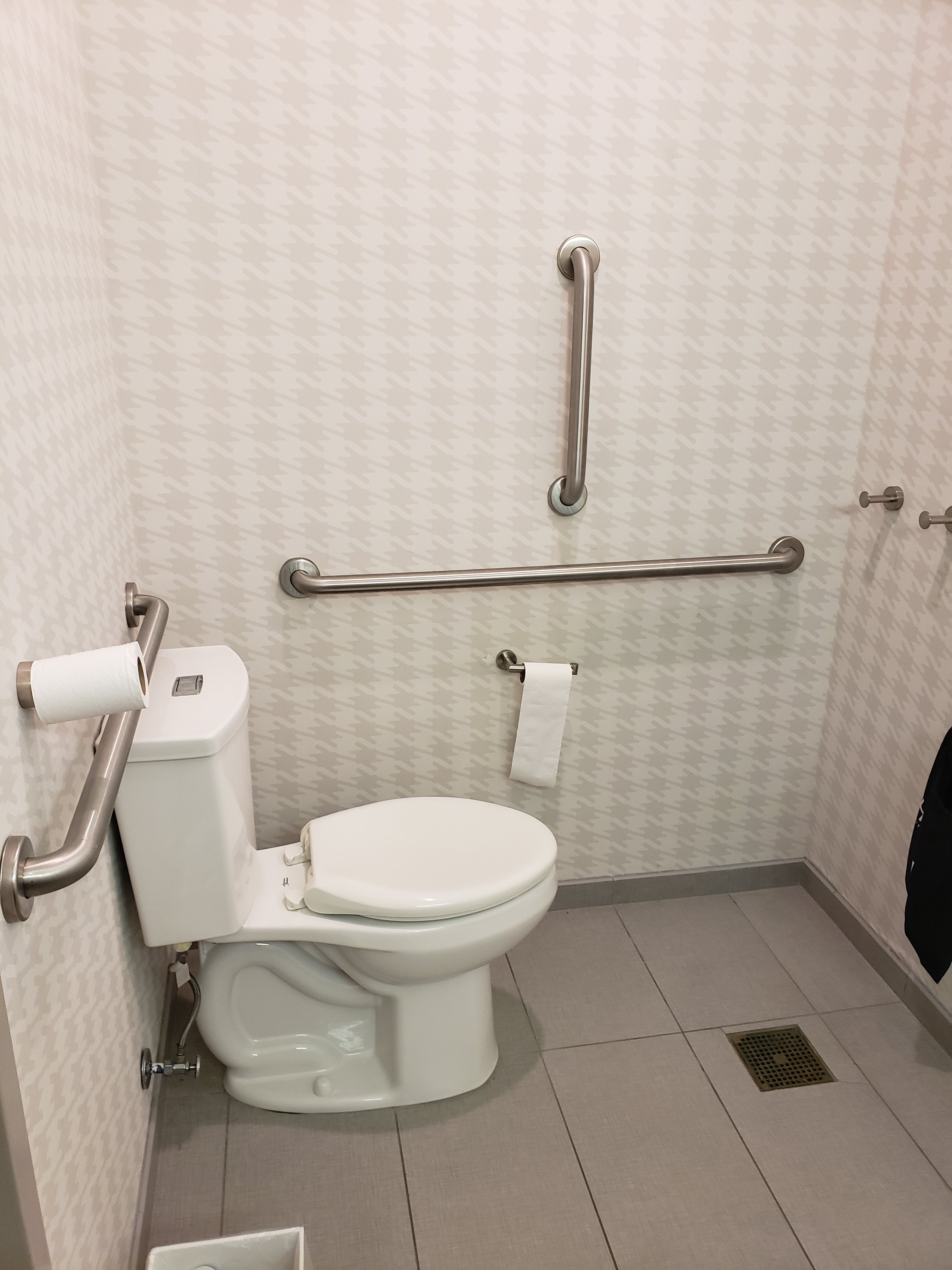 Home2 Suites by Hilton Tampa USF Near Busch Gardens-浴室