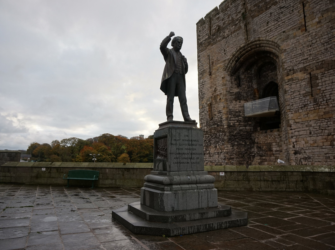 Statue of David Lloyd Geroge景点图片