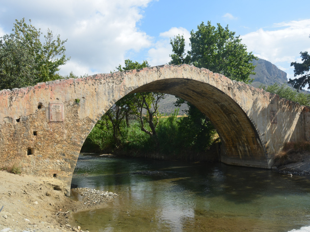 Venician Bridge-Agios Vasilios必去景点