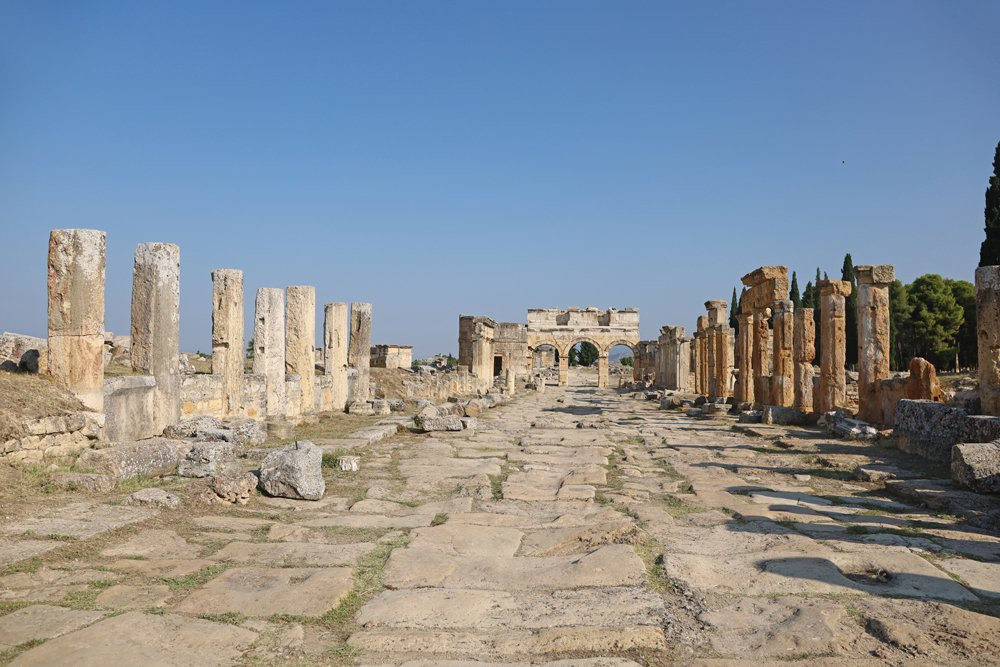 Anatolia Cemetery-巴穆卡丽必去景点