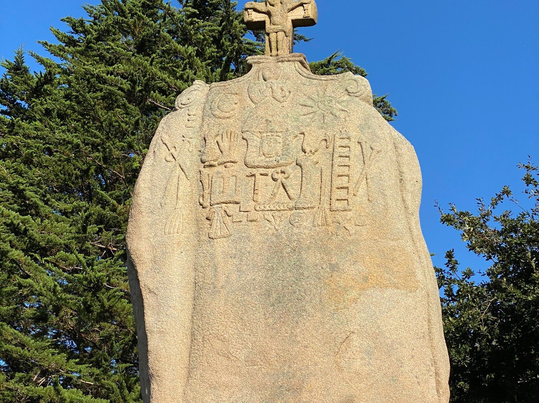 Menhir de Saint Uzec-Pleumeur Bodou必去景点