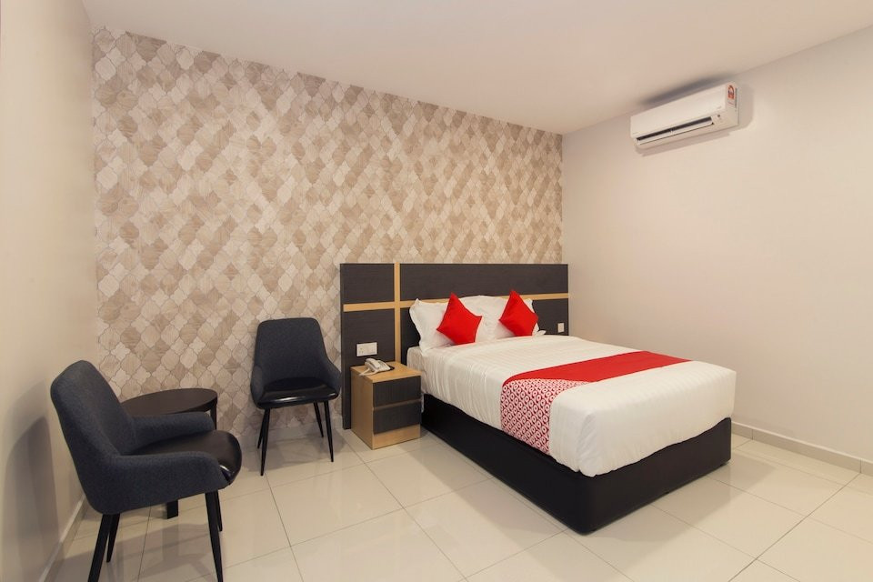 B&L Hotel by Oyo Rooms主图