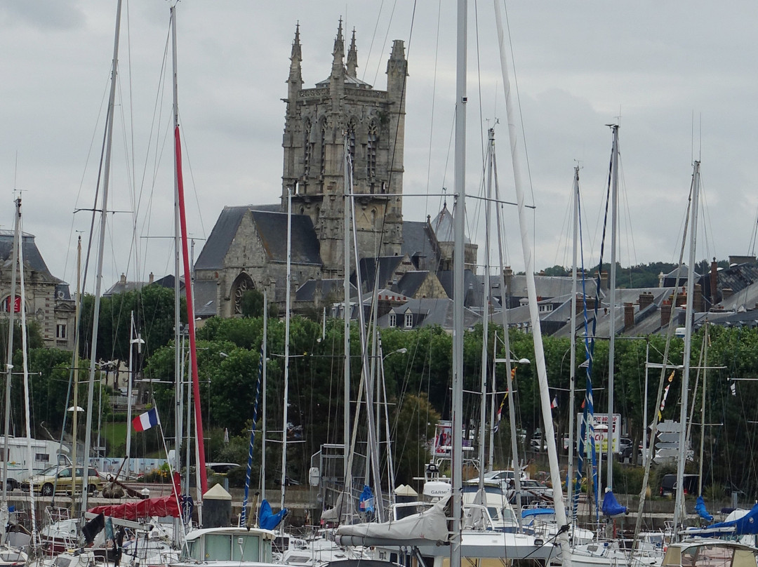 Eglise Saint-Etienne-费康必去景点
