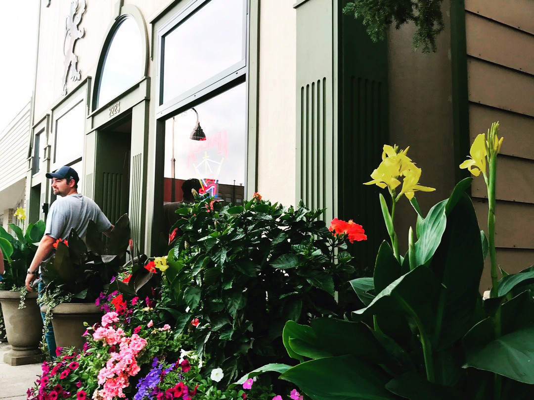 South Range旅游景点-Pudge's