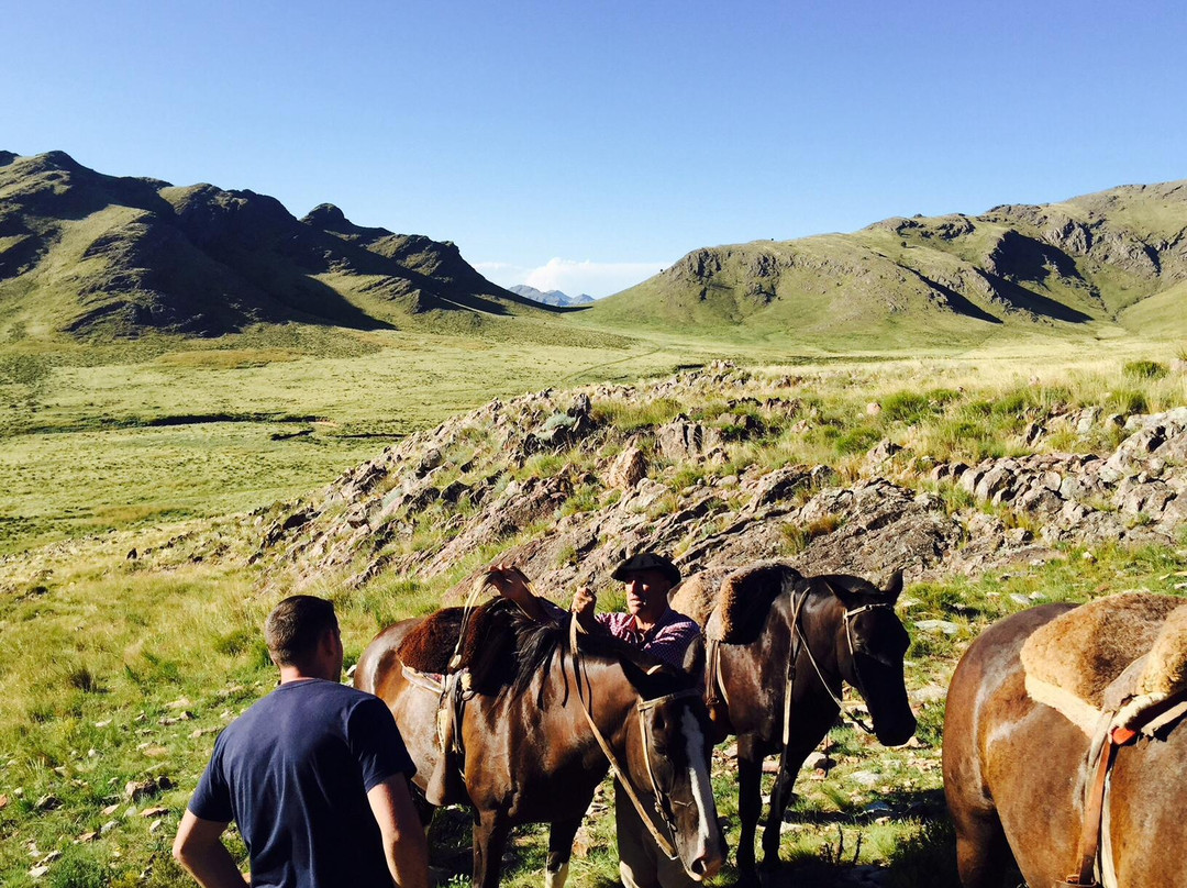 Campo Equino Cabalgatas-本塔纳山脉必去景点