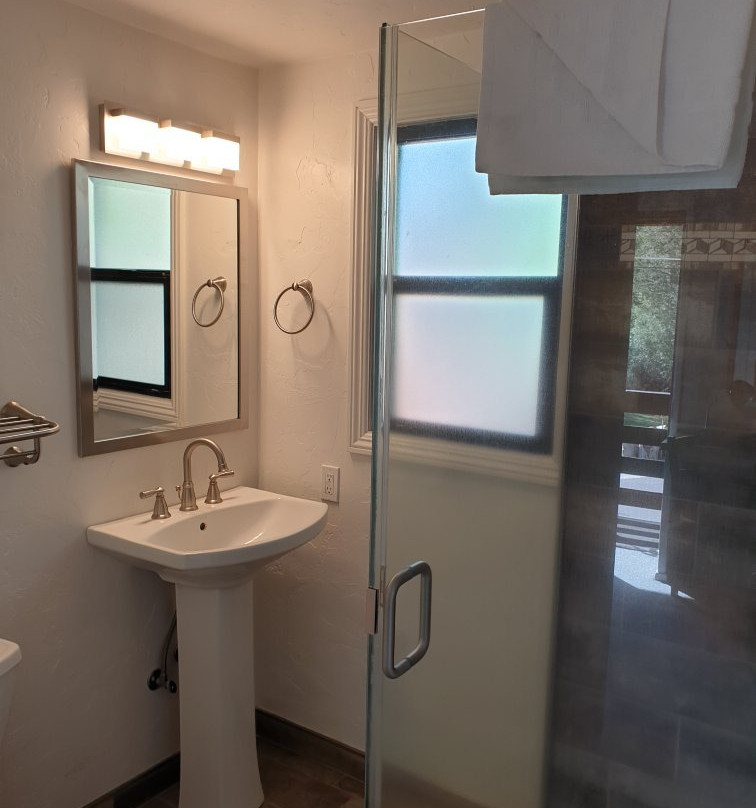 珠纳湖村酒店主图