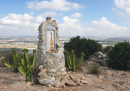Escultura Virgen De Loreto-San Cayetano必去景点