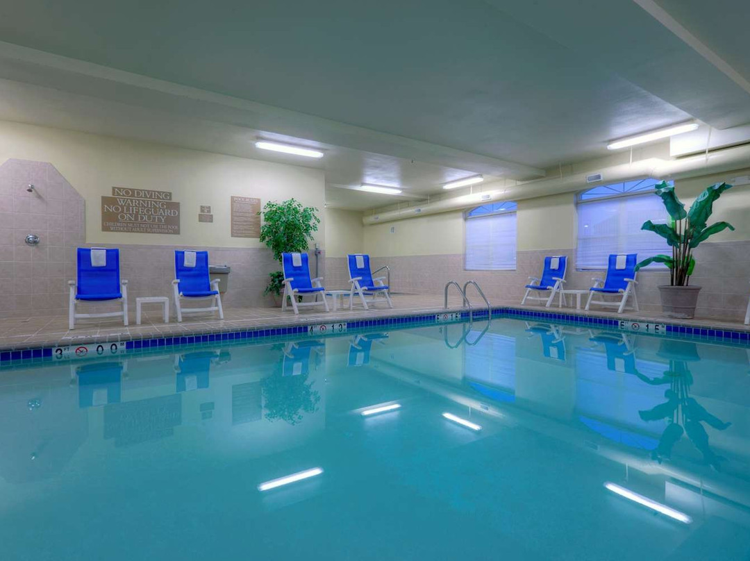 Country Inn & Suites by Radisson, Emporia, VA主图