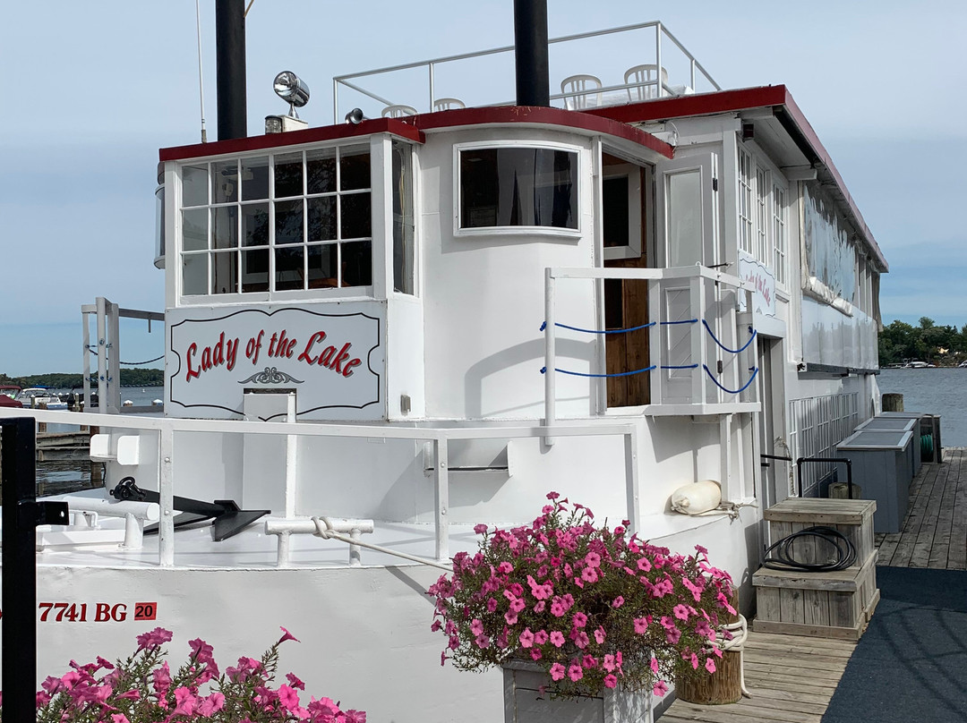 Lady of the Lake Cruise景点图片