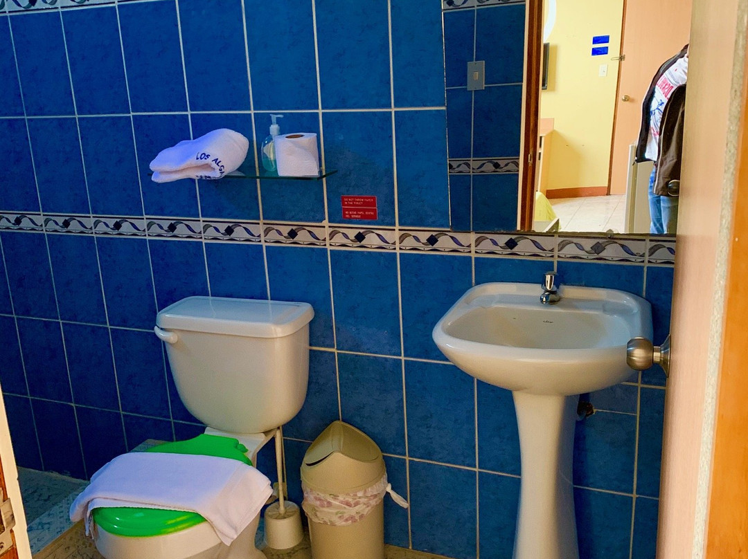 洛斯阿尔伽鲁博思旅馆主图