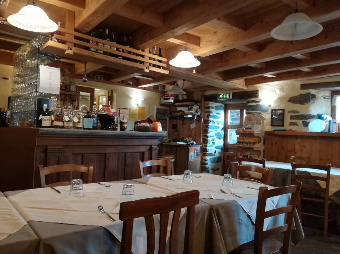 Rifugio L'Aroula主图