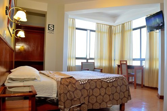 Primavera Plaza Hotel主图