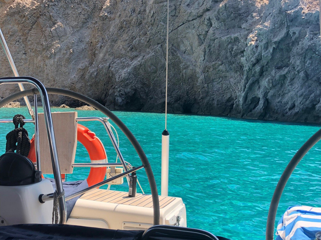 Grecia in Vela-帕罗斯岛必去景点