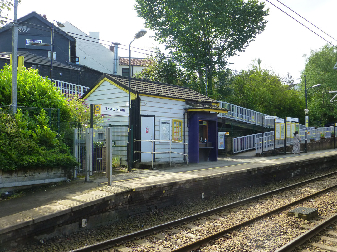 Thatto Heath Railway Station景点图片