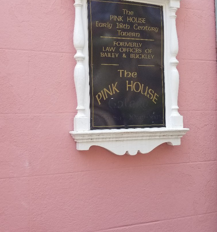 Pink House Gallery景点图片