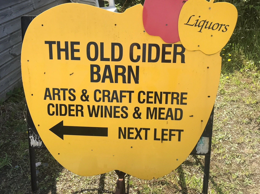 The Old Cider Barn Arts & Crafts Centre-Lizard必去景点