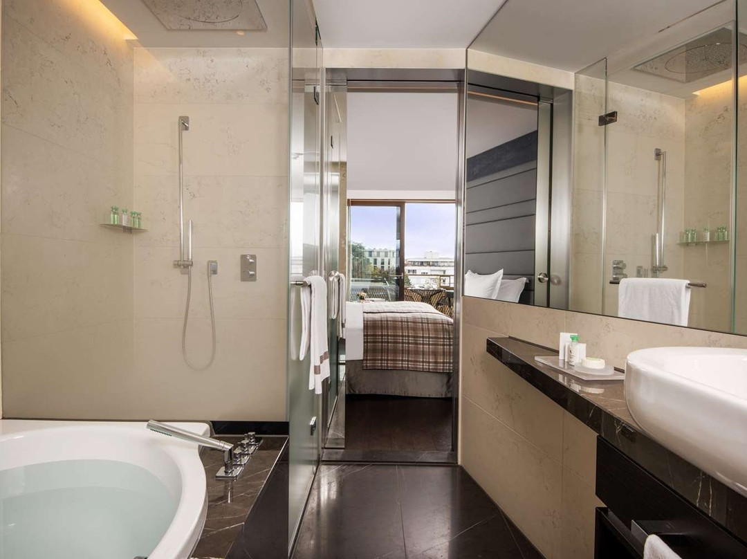 Hotel Royal Savoy Lausanne主图