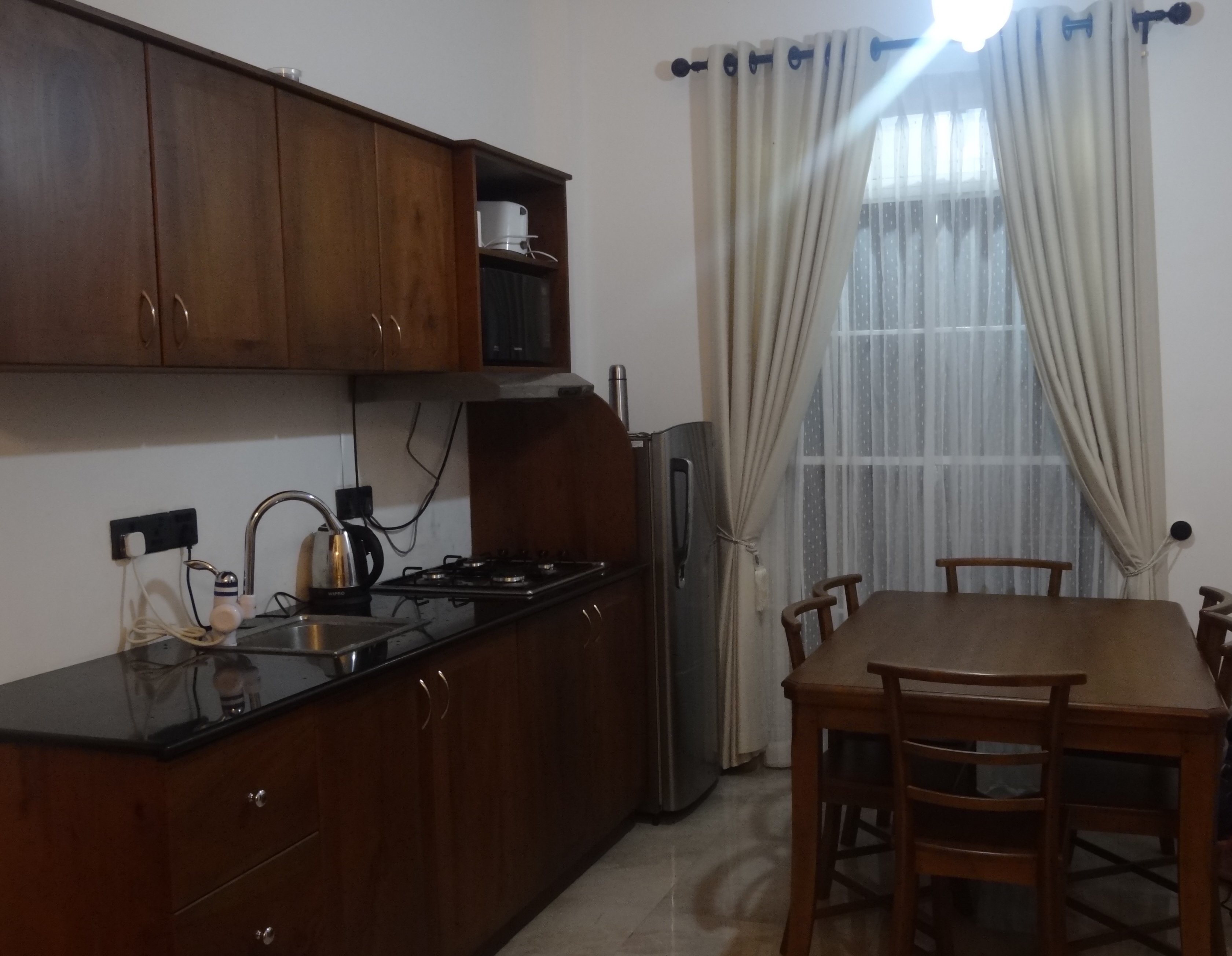 Regal Rose Luxury Holiday Apartments-餐饮
