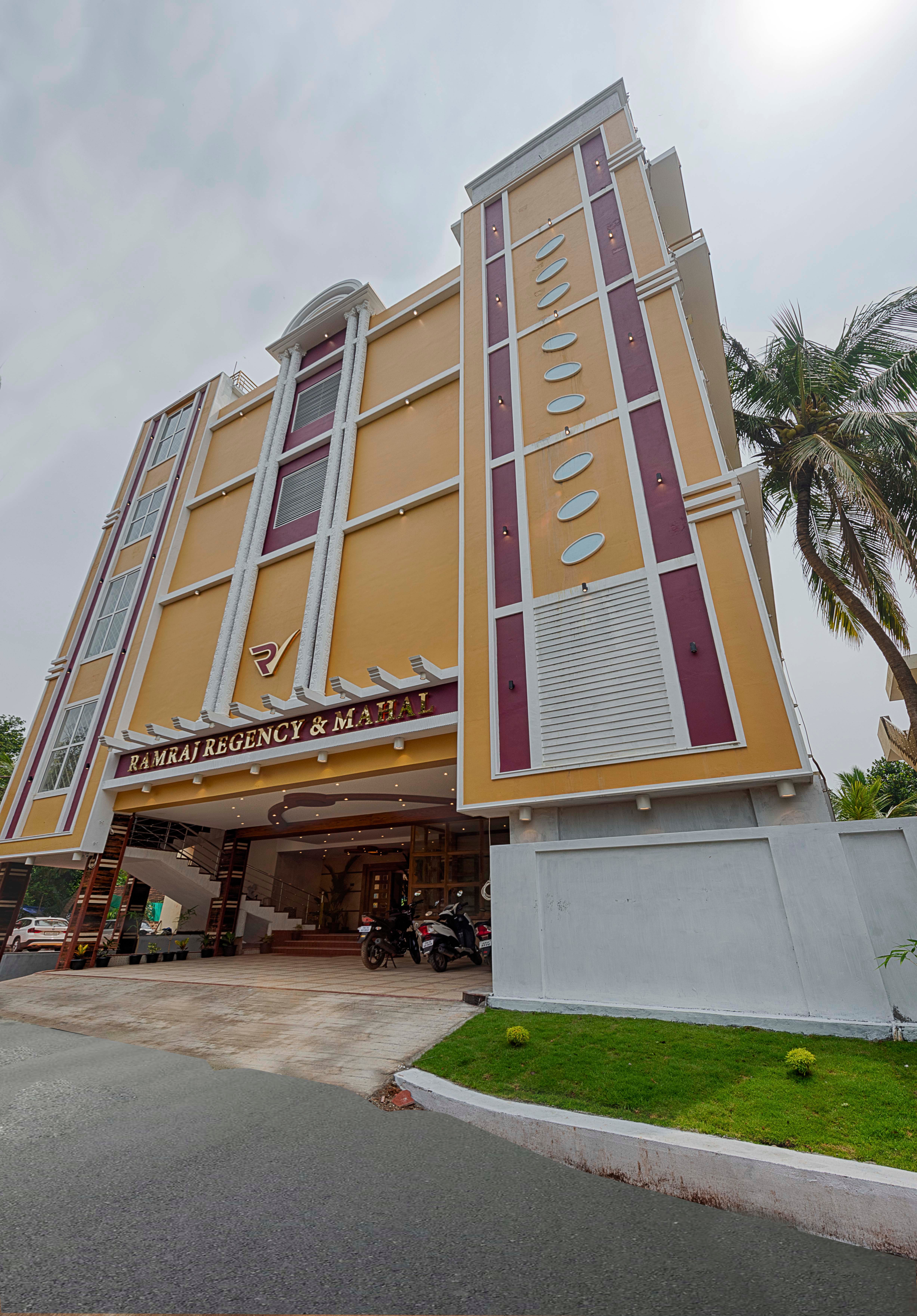 Capital O 33420 Hotel Ramraj Regency-portrait