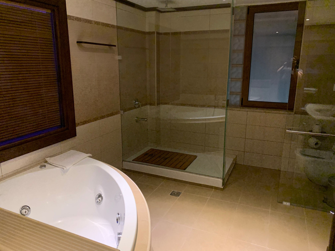 Cavo Seaside Suites主图